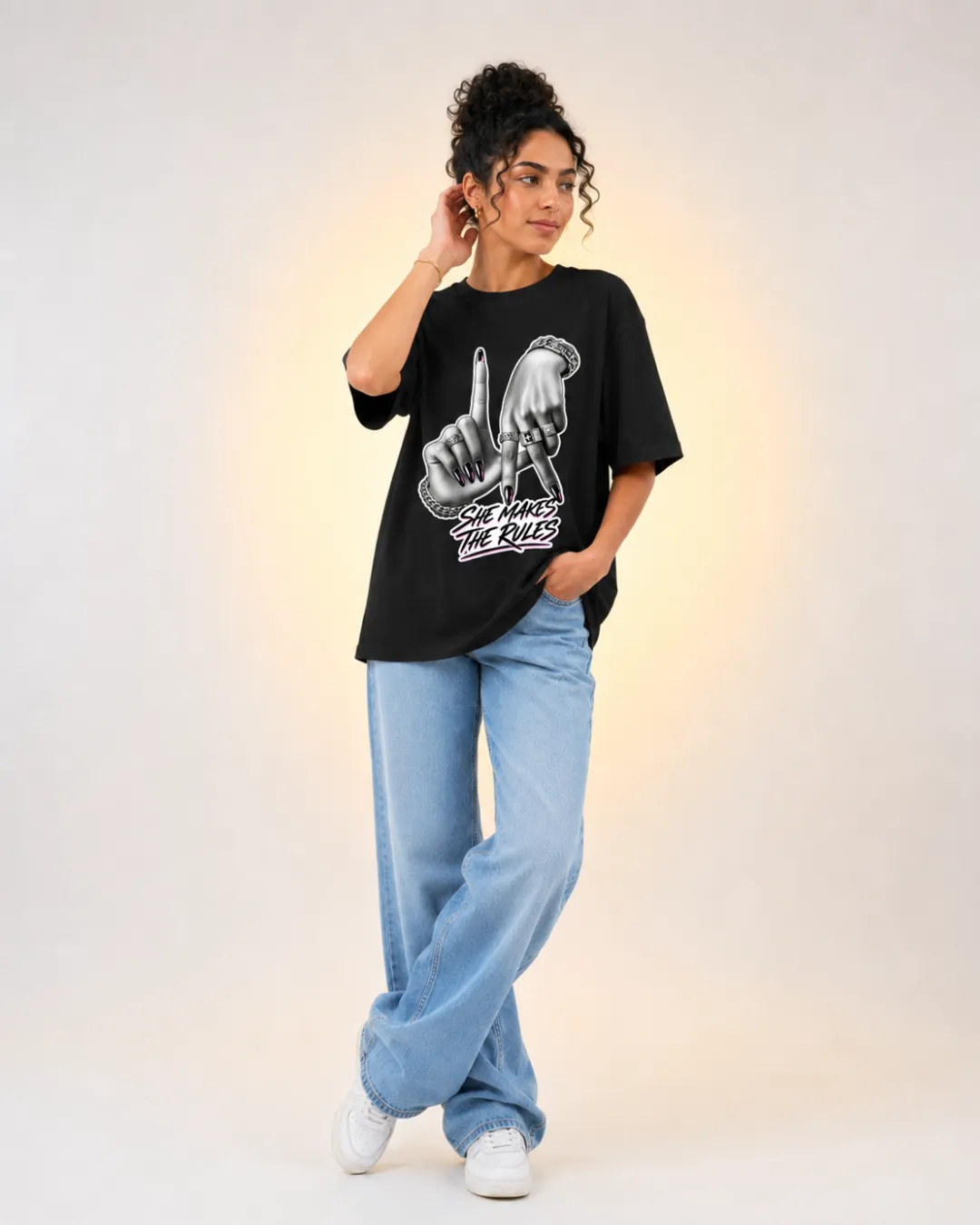 T-shirt Oversize « She Makes the Rules » - vue secondaire