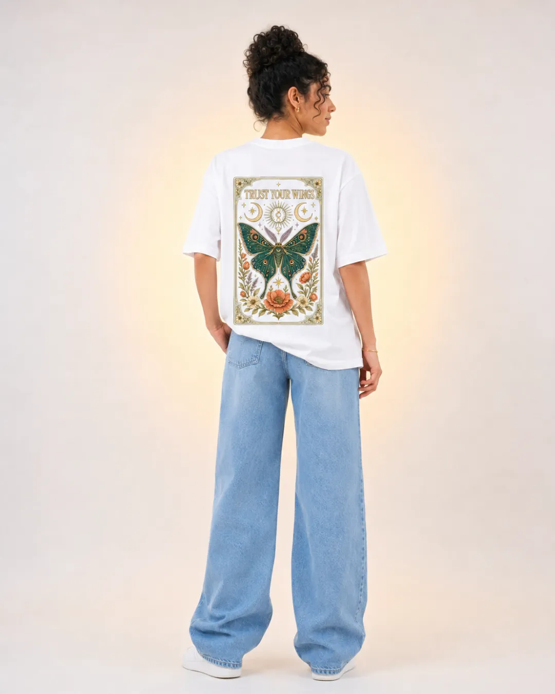 T-shirt Oversize « Trust Your Wings » - vue secondaire