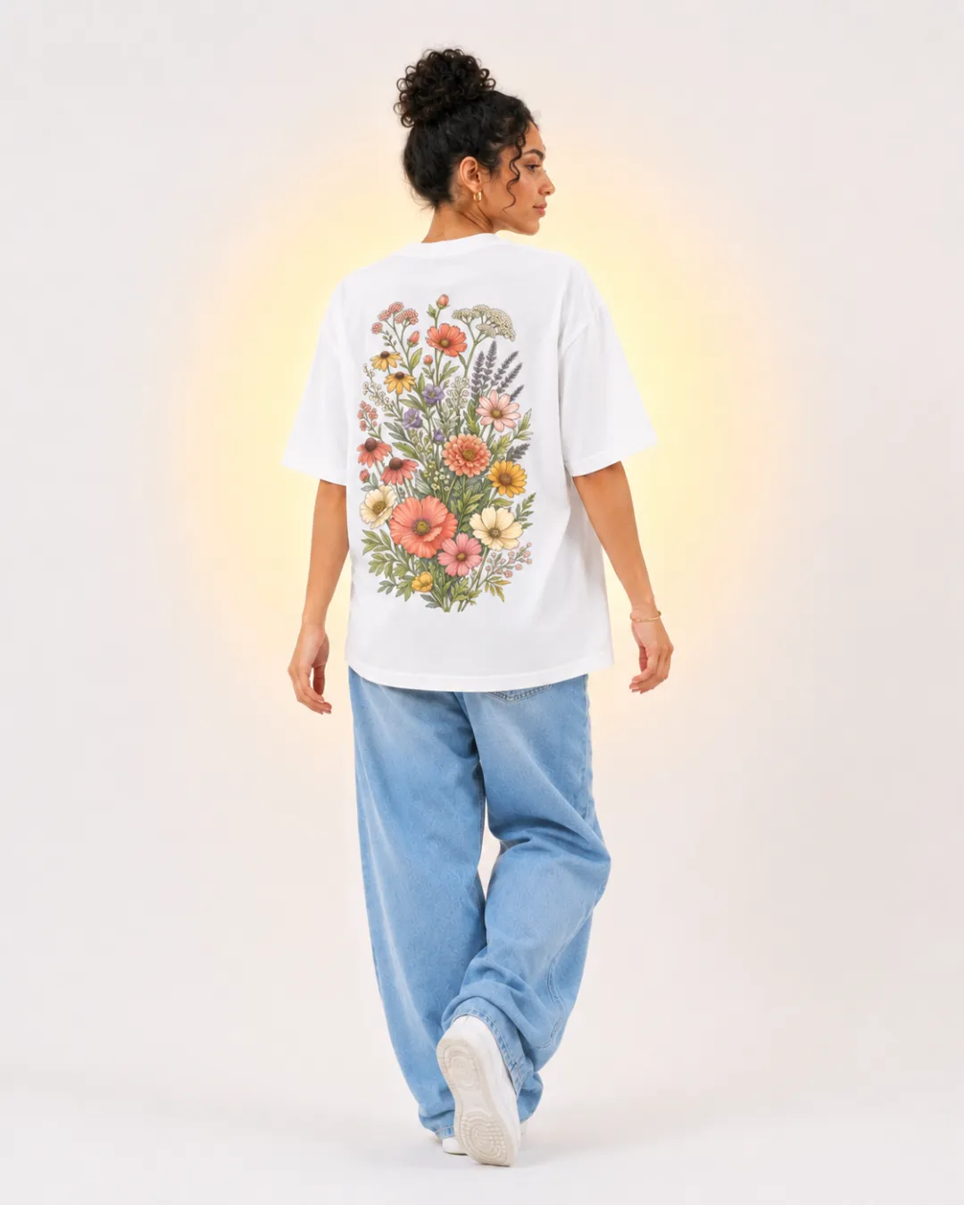 Dos du T-shirt Oversize blanc avec grand imprimé floral
